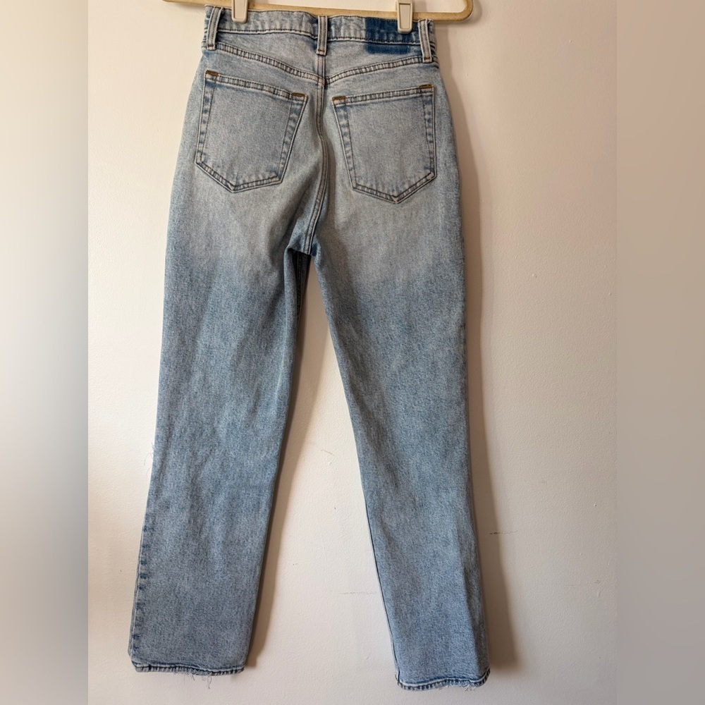 Abercrombie and Fitch 90's Straight Ultra High Rise Ripped Straight Jeans - Picture 3 of 4